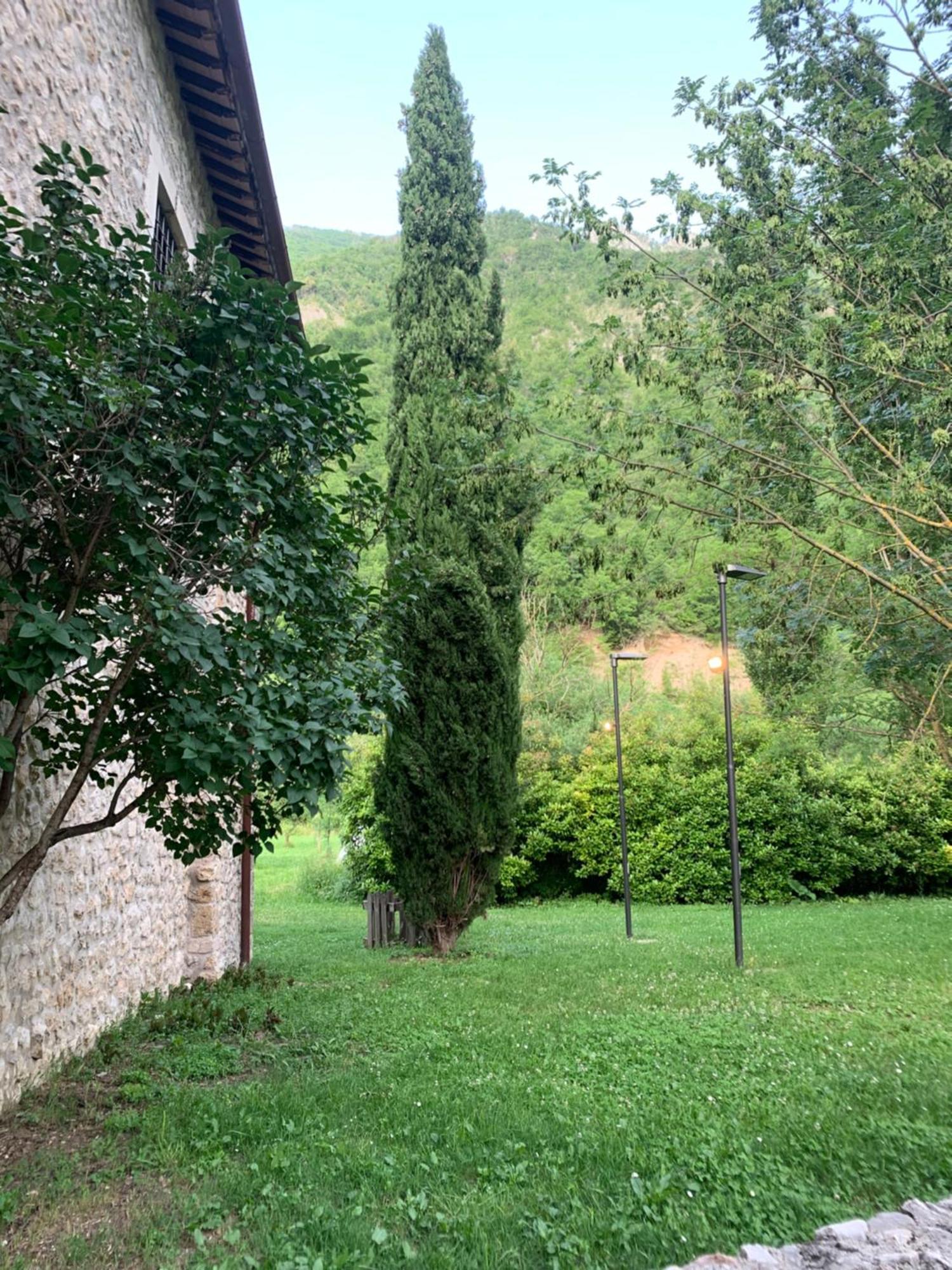 Отель Abbazia Ss. Quirico E Giulitta Micigliano Экстерьер фото